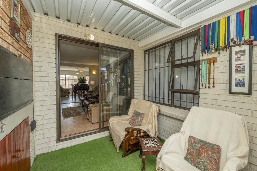 3 Bedroom Property for Sale in De Oude Spruit Western Cape